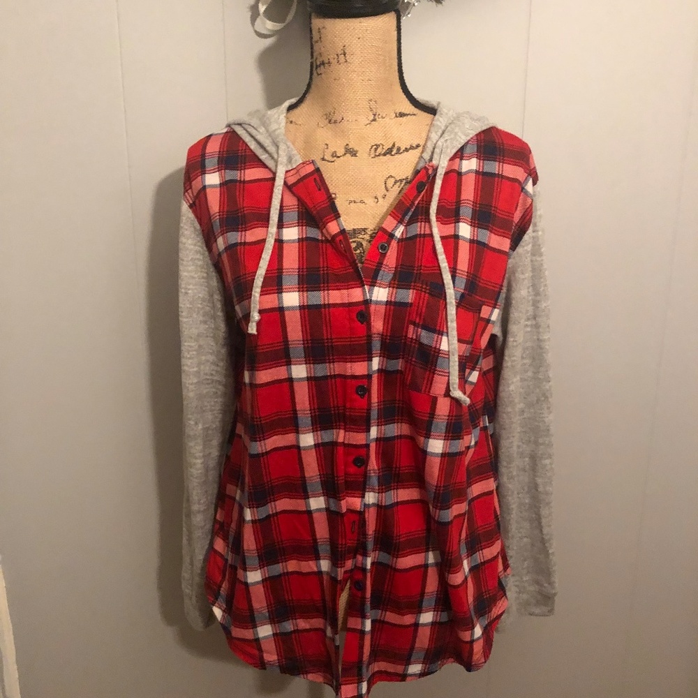 NWOT PAPER +Tee